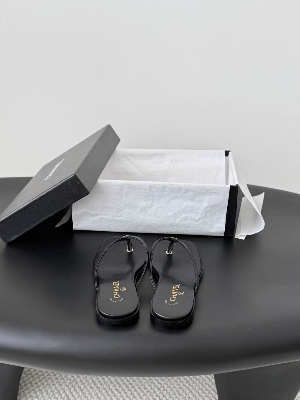 CHANEL 26S CC THONG SANDAL IN BLACK CALFSKIN 15726