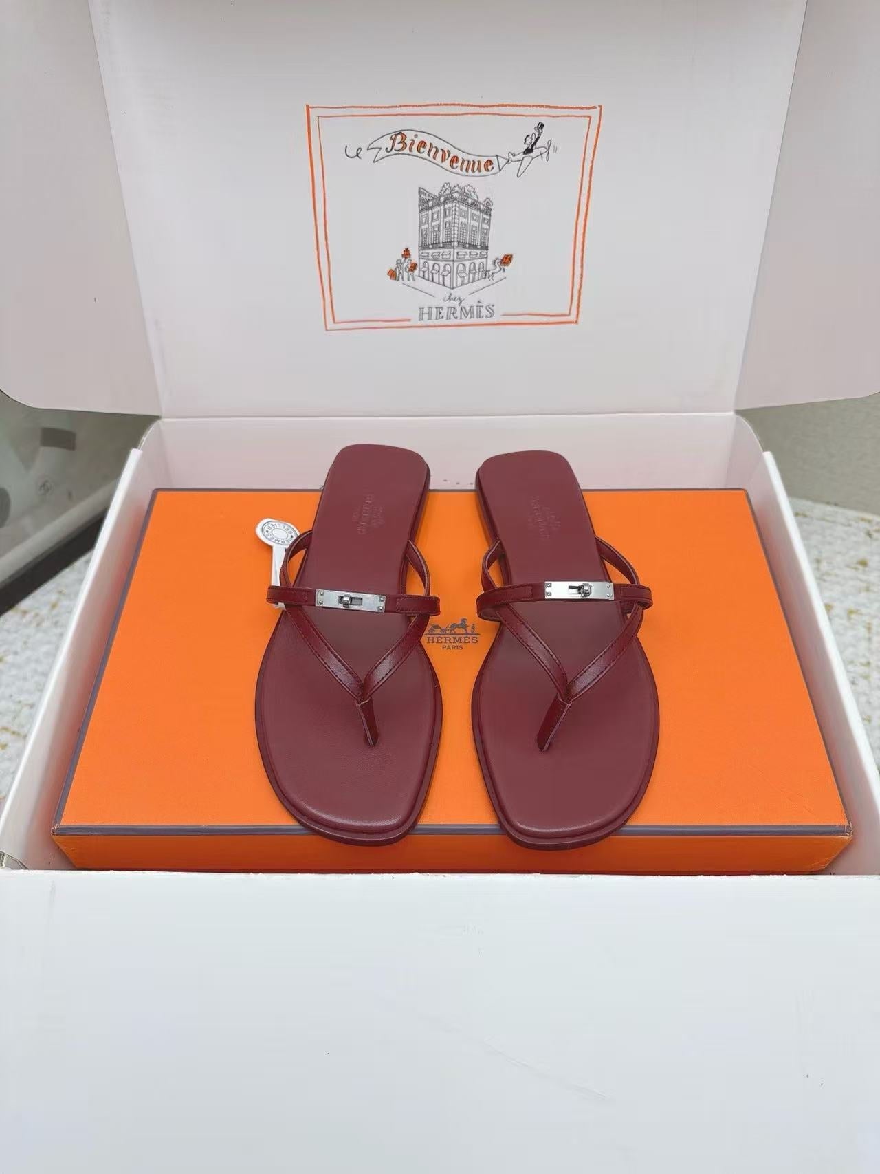 HERMÈS 26S ORAN SANDAL IN BURGUNDY CALFSKIN