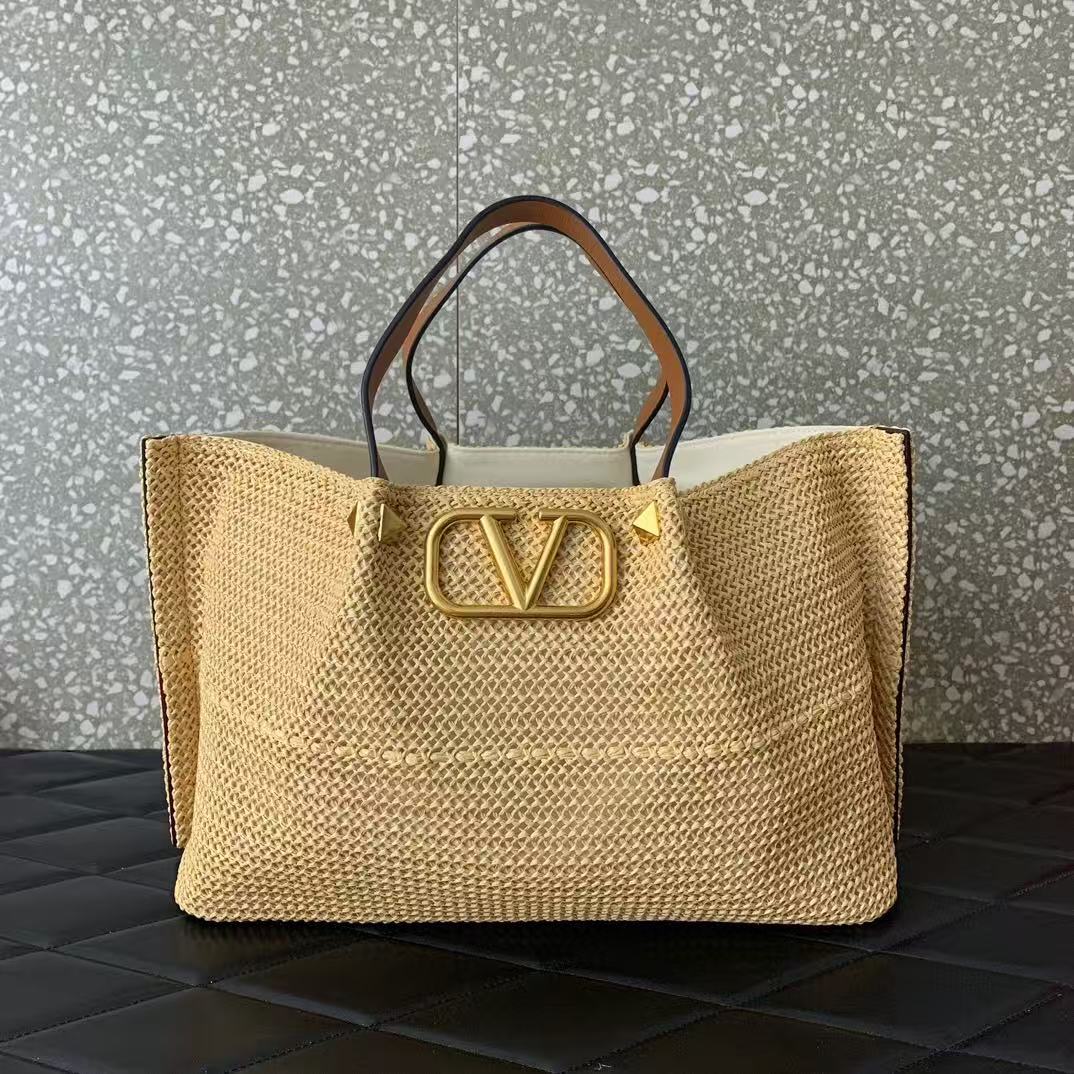 GARAVANI ROCKSTUD VLOGO TOTE 35 IN RAFFIA