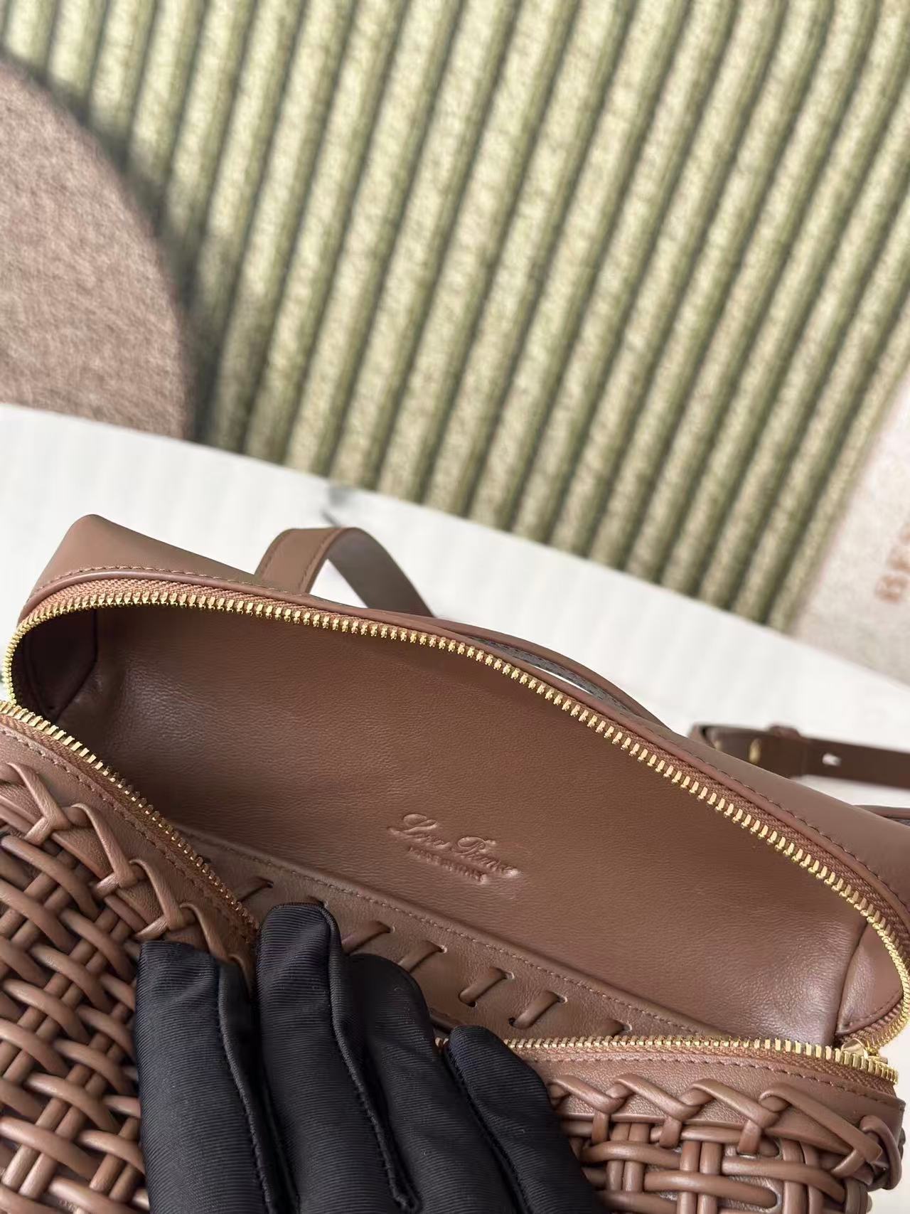 BOTTEGA VENETA 26S INTRECCIATO VANITY CASE IN BROWN CALFSKIN