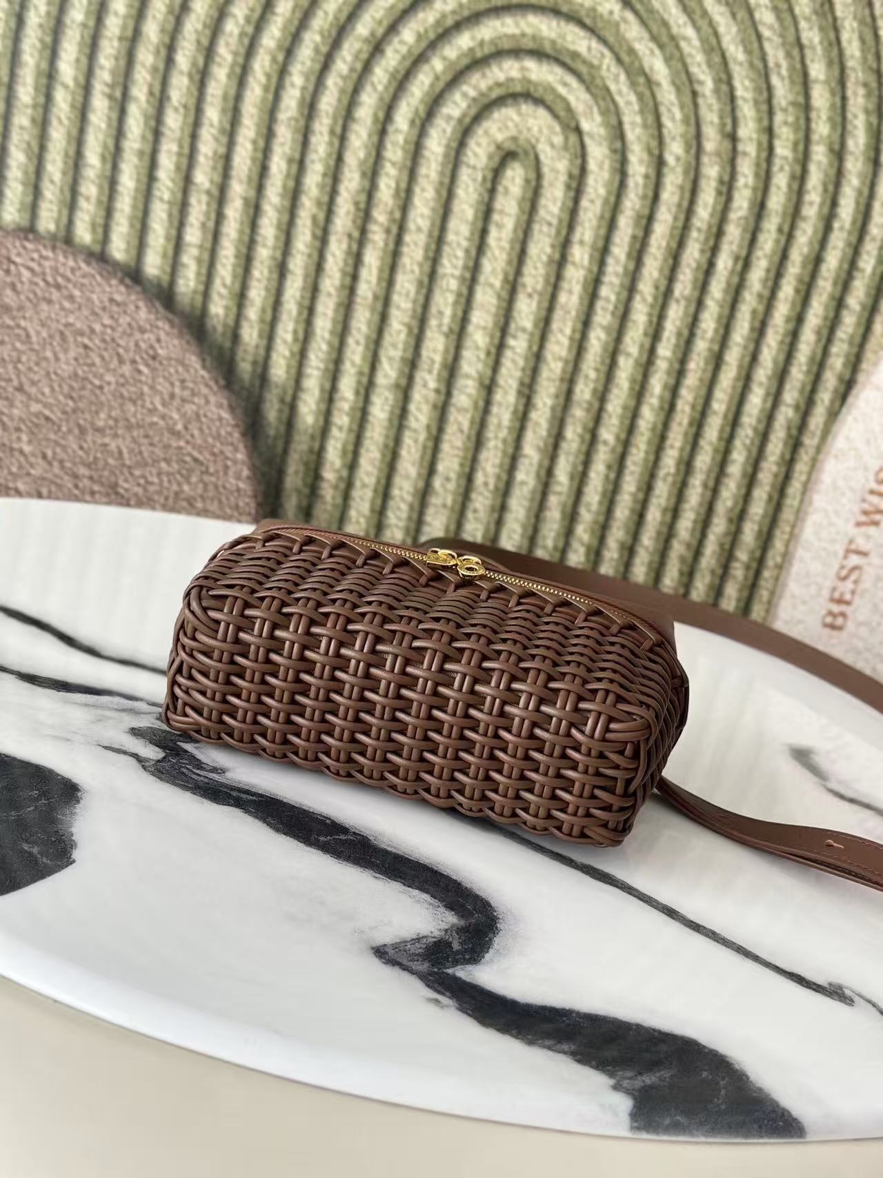 BOTTEGA VENETA 26S INTRECCIATO VANITY CASE IN BROWN CALFSKIN