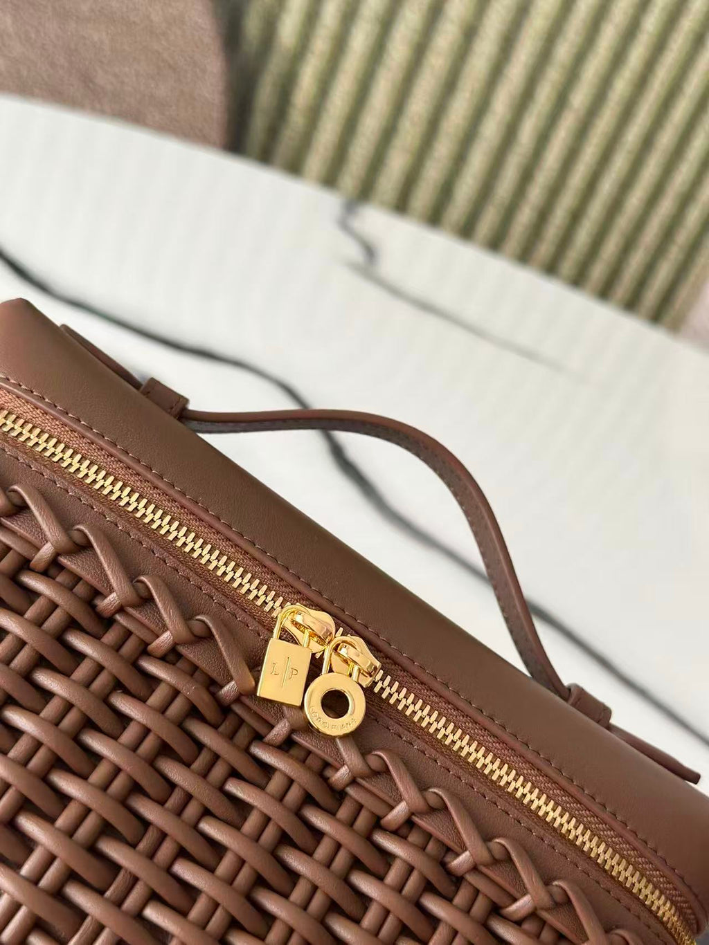 BOTTEGA VENETA 26S INTRECCIATO VANITY CASE IN BROWN CALFSKIN