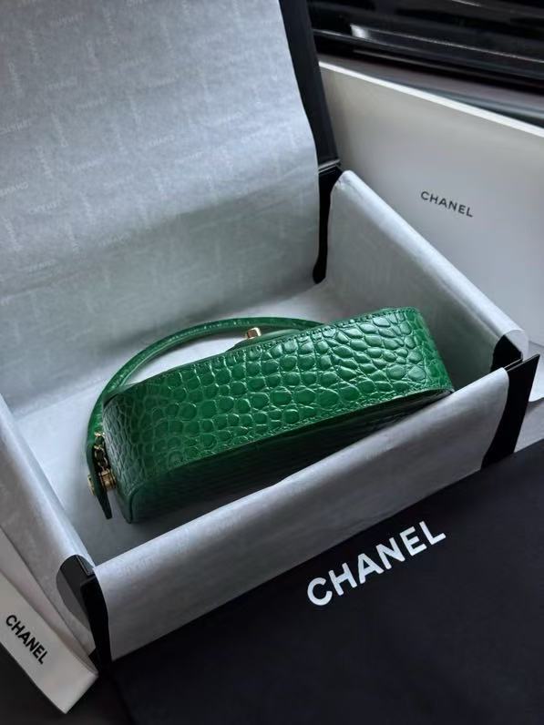 CHANEL 26S MINI FLAP TOP HANDLE BAG IN GREEN CROCODILE LEATHER