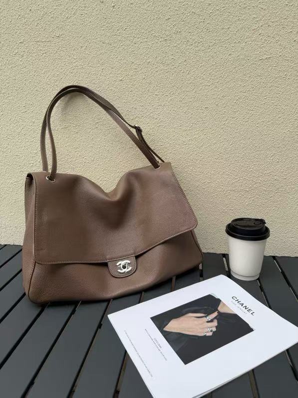 CHANEL 26S FLAP SHOULDER BAG IN TAUPE GRAINED CALFSKIN