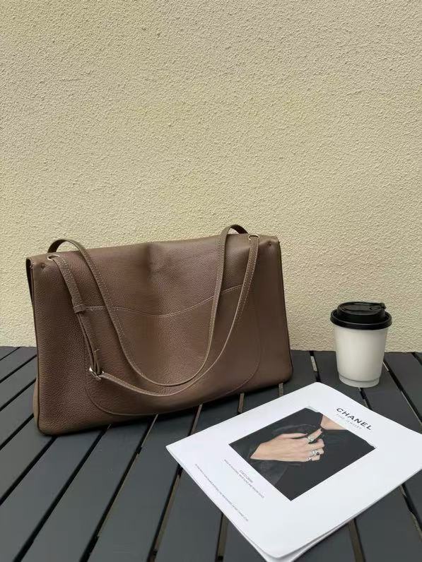 CHANEL 26S FLAP SHOULDER BAG IN TAUPE GRAINED CALFSKIN