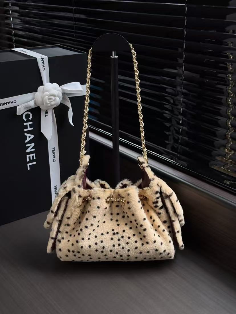 CHANEL 26S DRAWSTRING SHOULDER BAG IN LEOPARD PRINT FAUX FUR