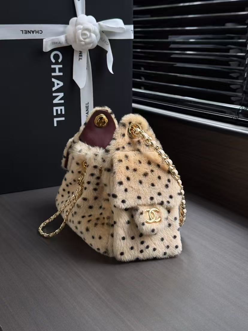 CHANEL 26S DRAWSTRING SHOULDER BAG IN LEOPARD PRINT FAUX FUR