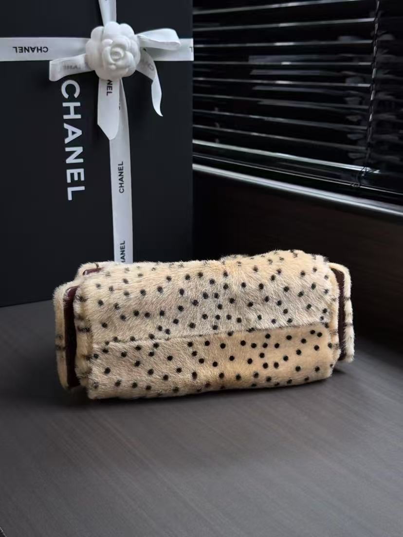 CHANEL 26S DRAWSTRING SHOULDER BAG IN LEOPARD PRINT FAUX FUR