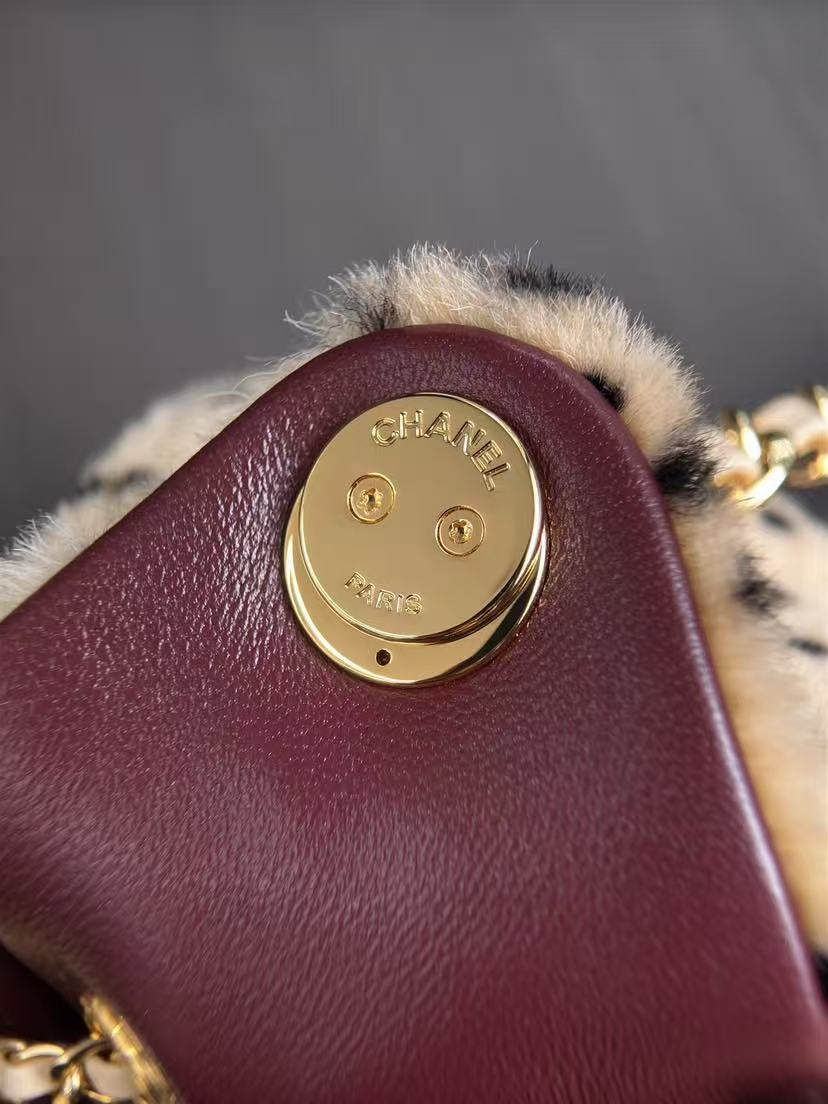 CHANEL 26S DRAWSTRING SHOULDER BAG IN LEOPARD PRINT FAUX FUR