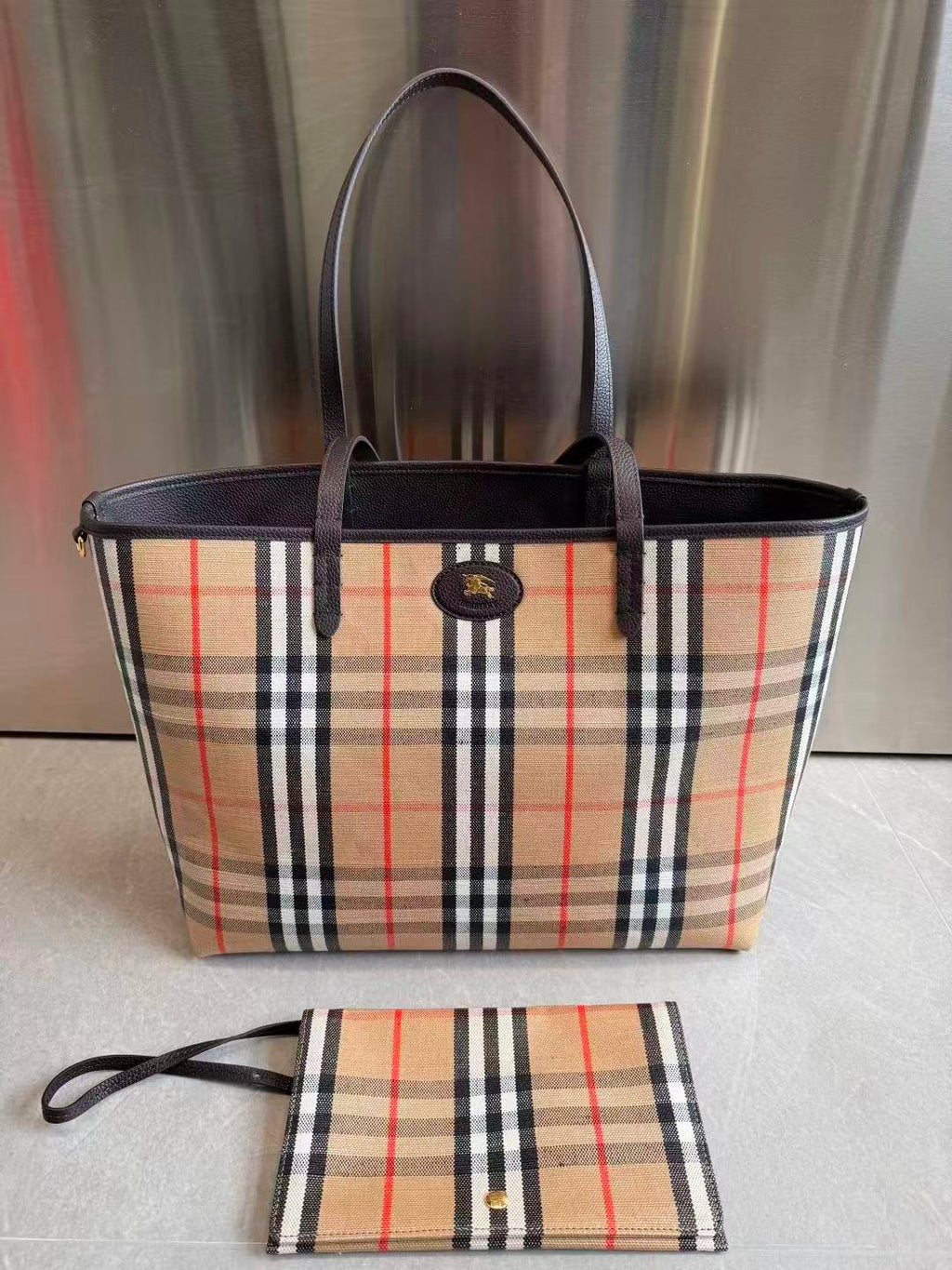 BURBERRY 26S VINTAGE CHECK TOTE BAG IN ARCHIVE BEIGE & BLACK CANVAS