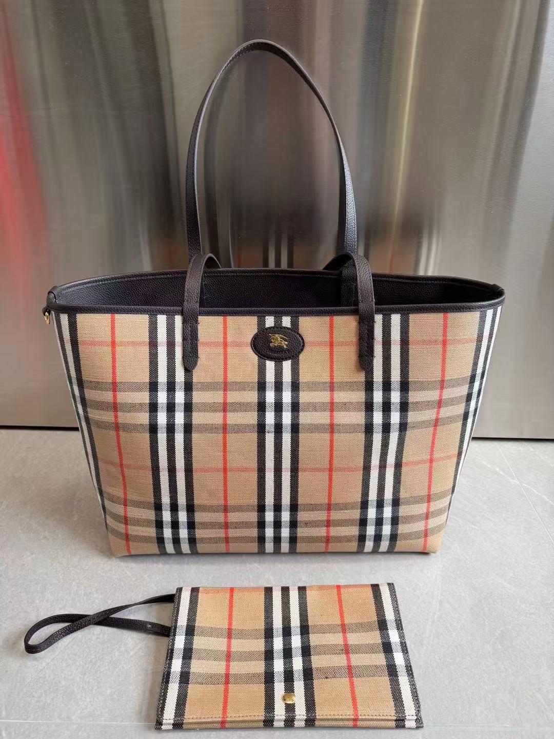 BURBERRY 26S VINTAGE CHECK TOTE BAG IN ARCHIVE BEIGE & BLACK CANVAS