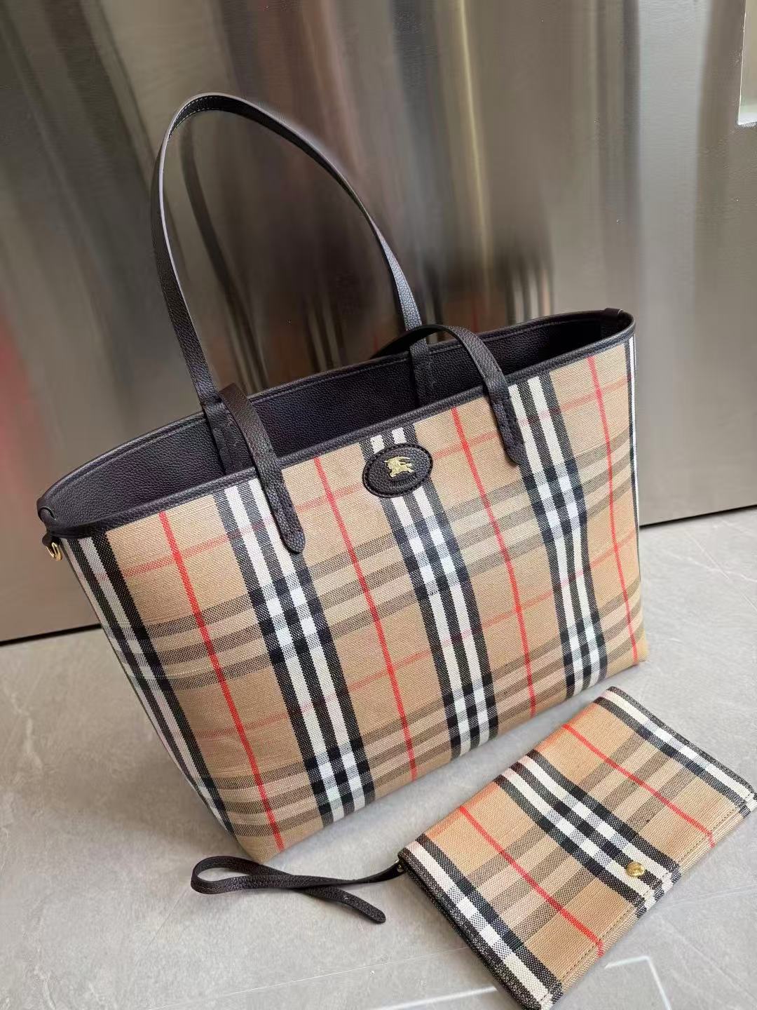 BURBERRY 26S VINTAGE CHECK TOTE BAG IN ARCHIVE BEIGE & BLACK CANVAS