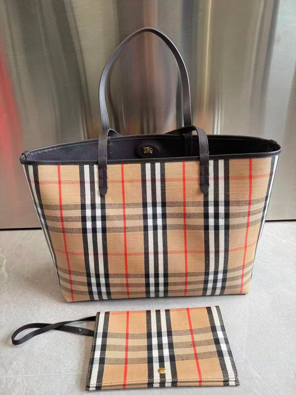 BURBERRY 26S VINTAGE CHECK TOTE BAG IN ARCHIVE BEIGE & BLACK CANVAS