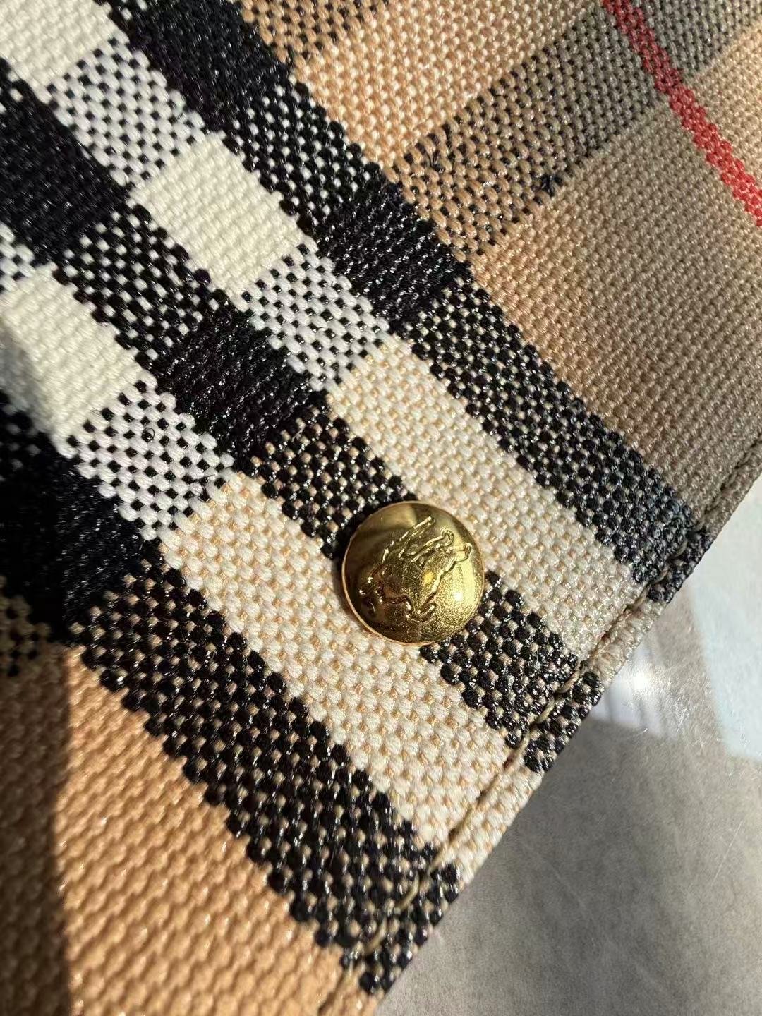 BURBERRY 26S VINTAGE CHECK TOTE BAG IN ARCHIVE BEIGE & BLACK CANVAS