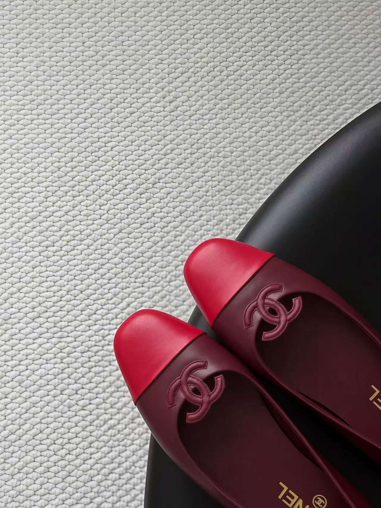 CHANEL 26S BALLET FLATS IN BURGUNDY & RED LAMBSKIN 26726
