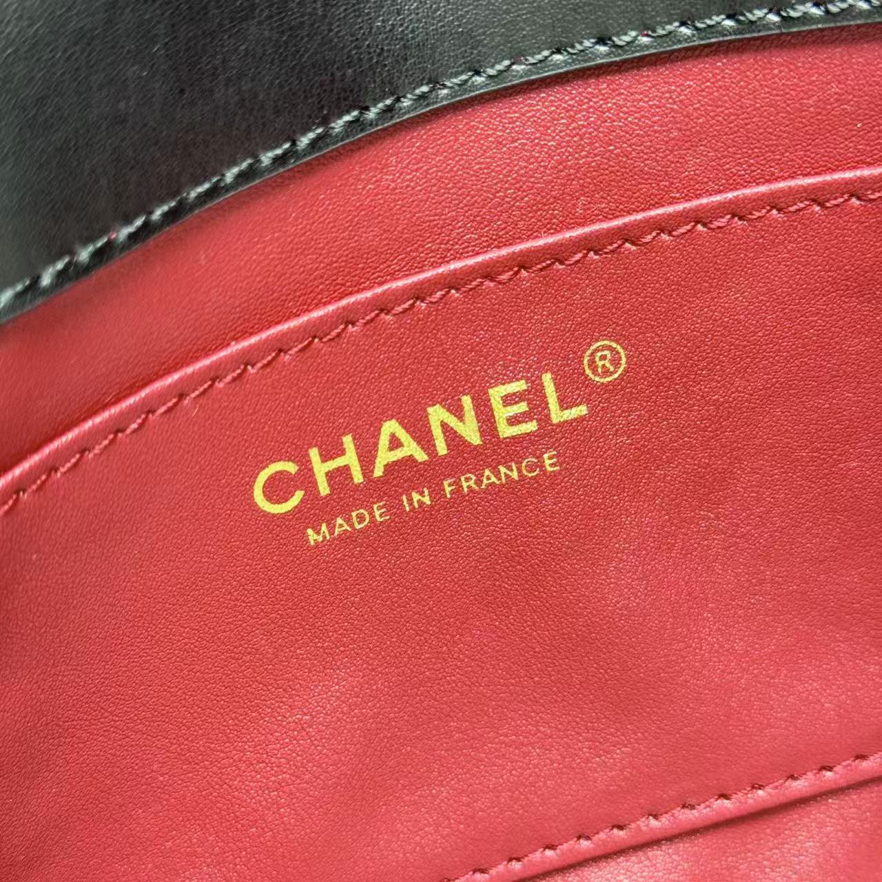 CHANEL 26S METIERS D'ART POCHETTE IN BLACK CALFSKIN GOLD HARDWARE