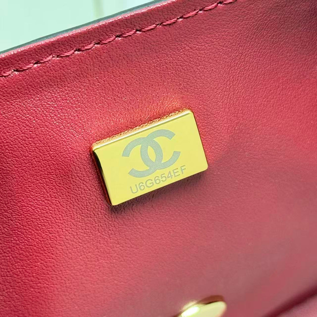 CHANEL 26S METIERS D'ART POCHETTE IN BLACK CALFSKIN GOLD HARDWARE