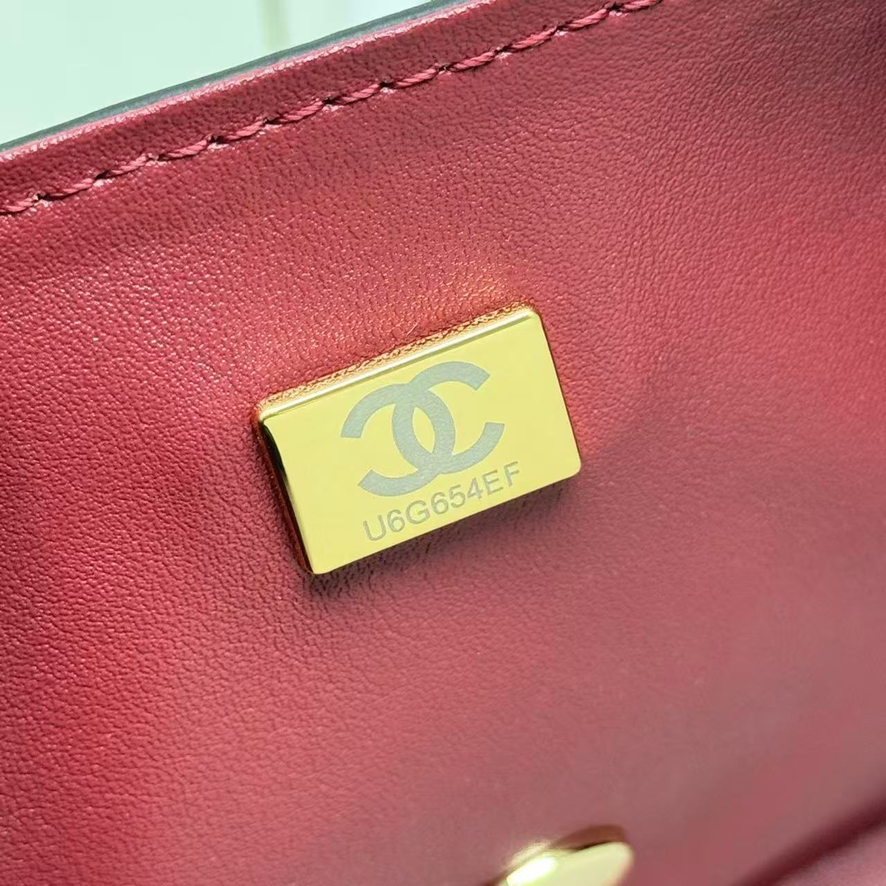 CHANEL 26S METIERS D'ART POCHETTE IN BLACK CALFSKIN GOLD HARDWARE