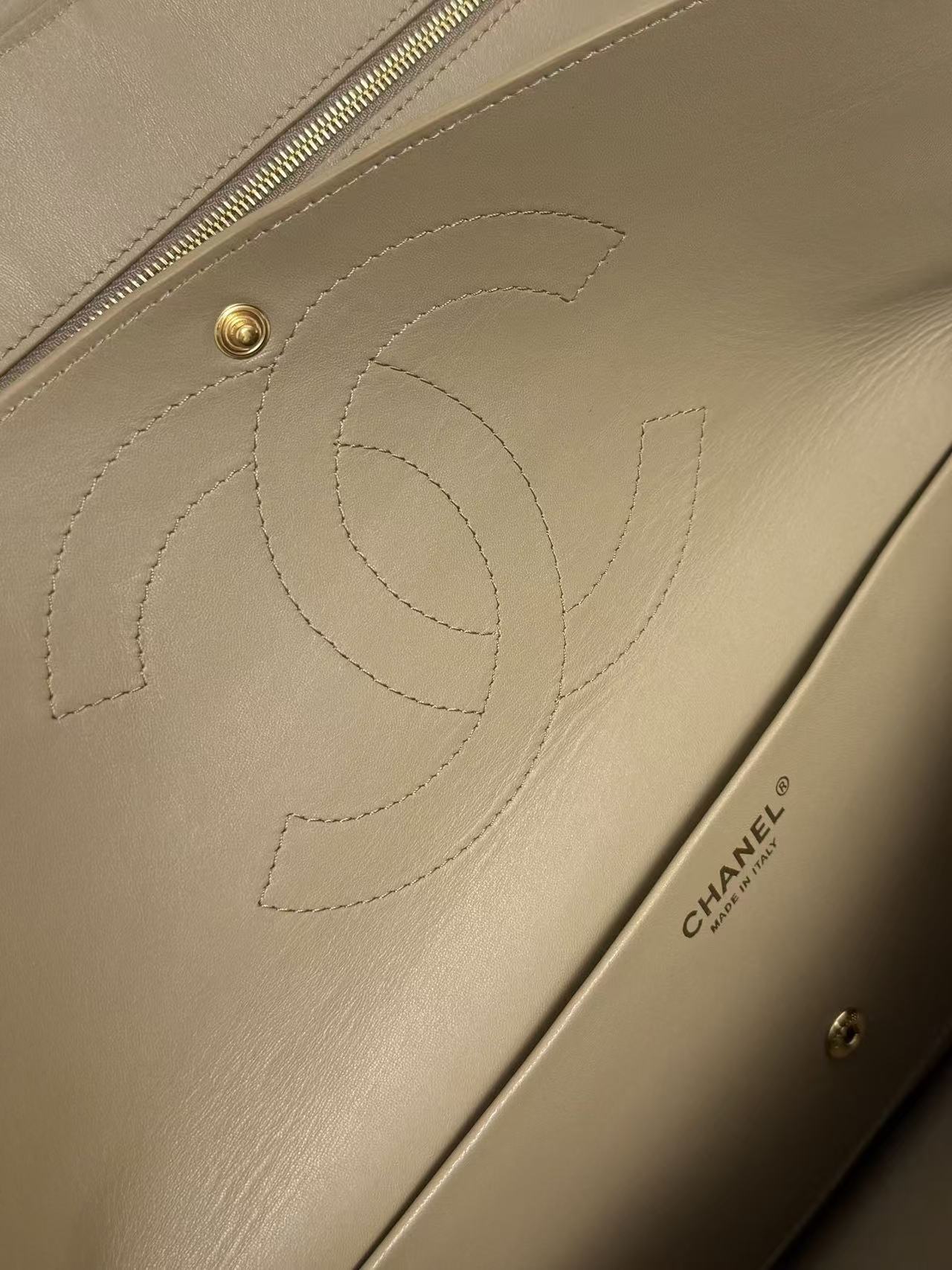 CHANEL 26 CLASSIC FLAP IN BEIGE SUEDE 30726