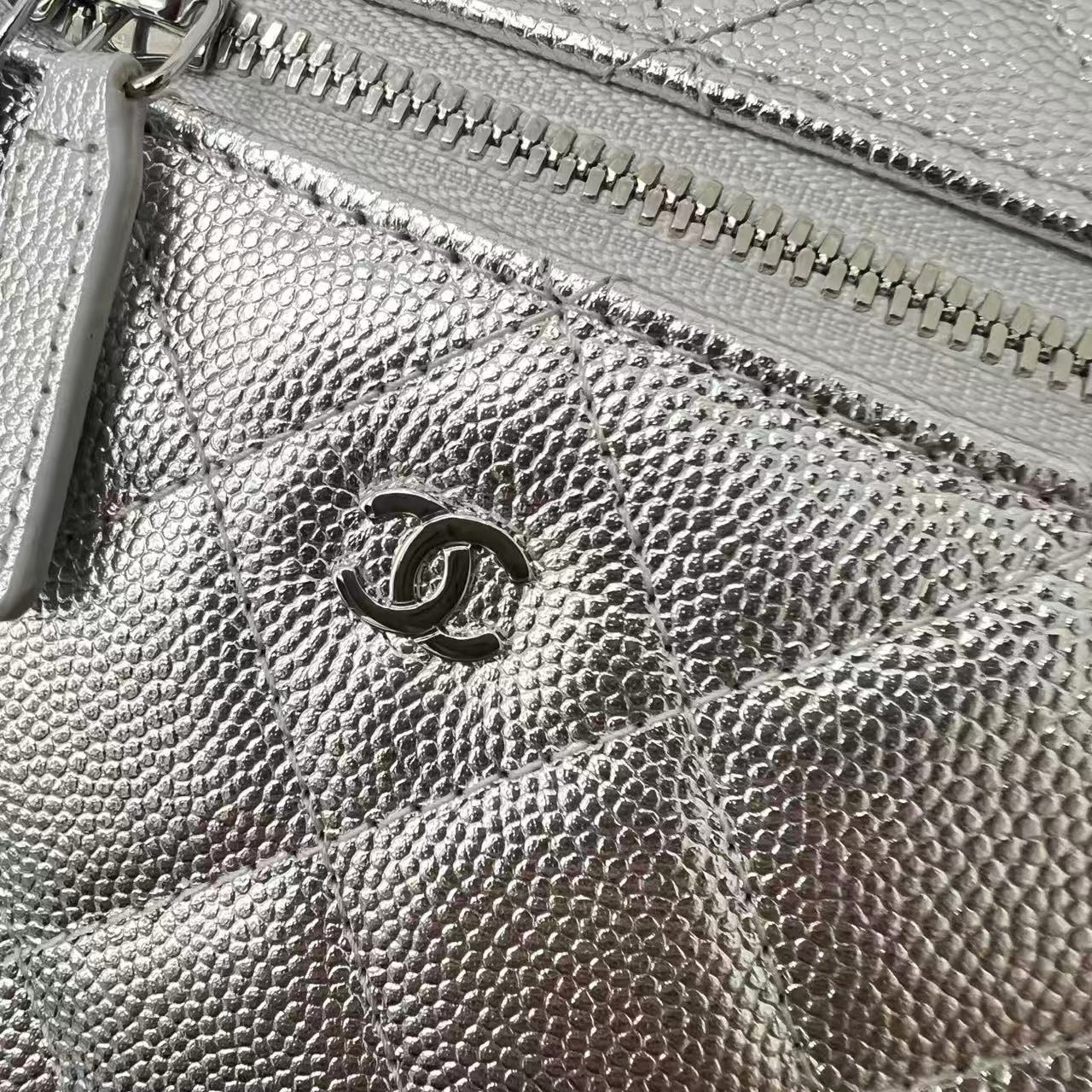 CHANEL 26S QUILTED VANITY CASE IN SILVER CAVIAR