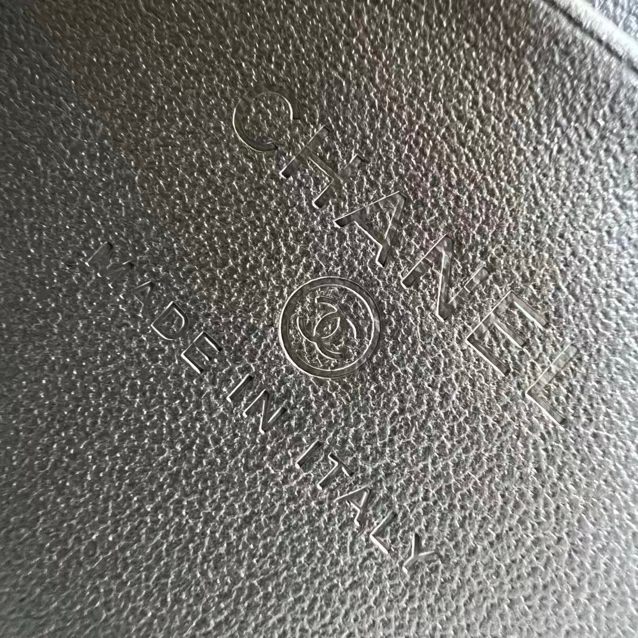CHANEL 26S QUILTED VANITY CASE IN SILVER CAVIAR