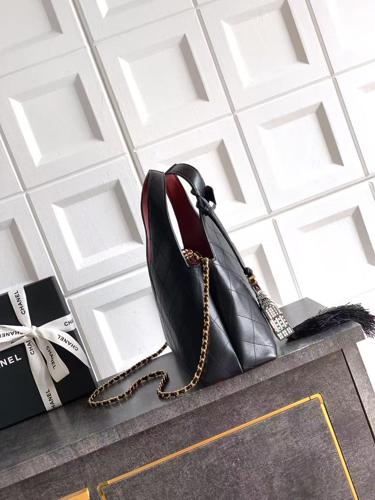 CHANEL 26S SHOPPING BAG MEDIUM 32 IN BLACK LAMBSKIN GOLD HARDWARE