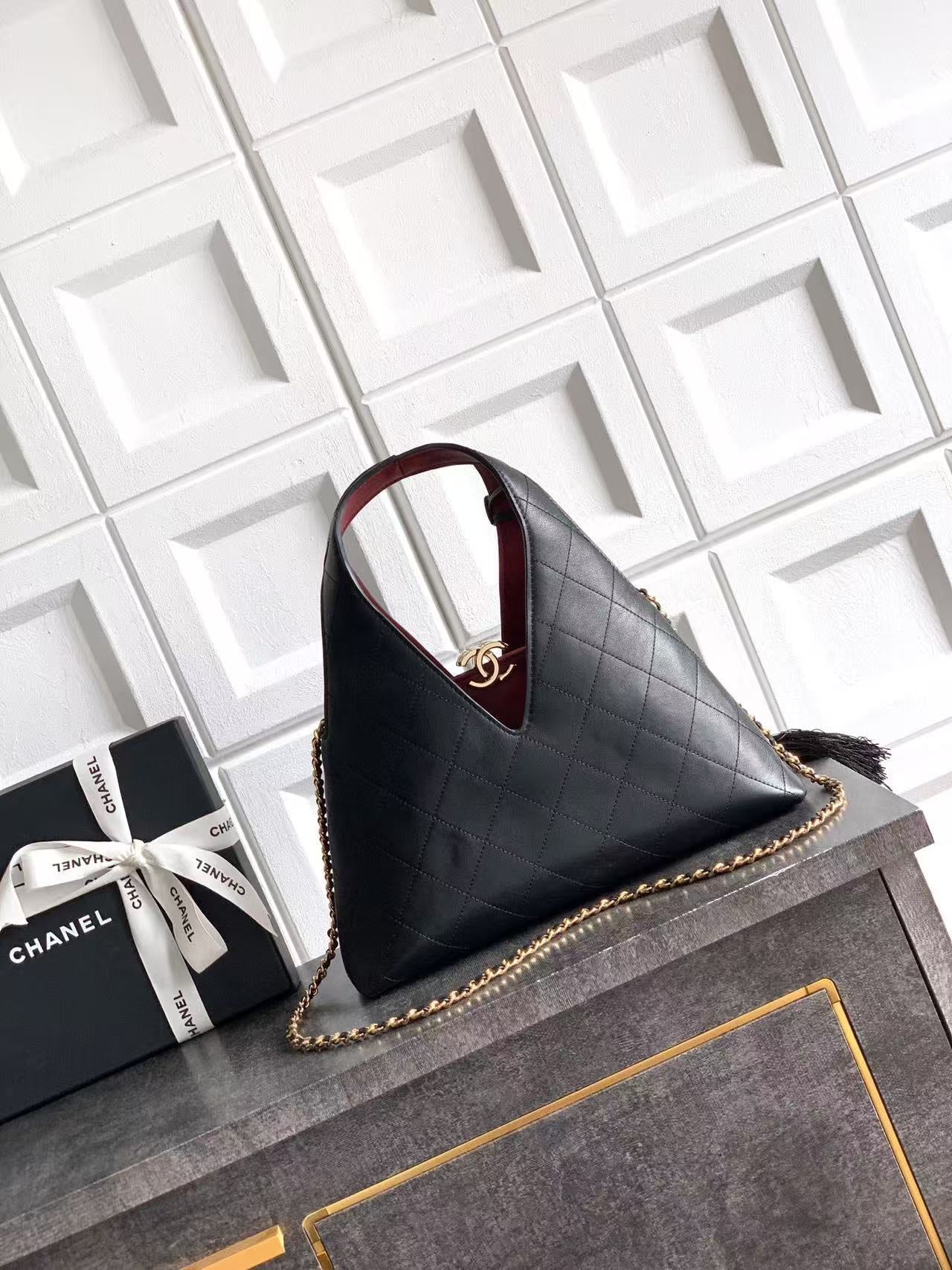 CHANEL 26S SHOPPING BAG MEDIUM 32 IN BLACK LAMBSKIN GOLD HARDWARE
