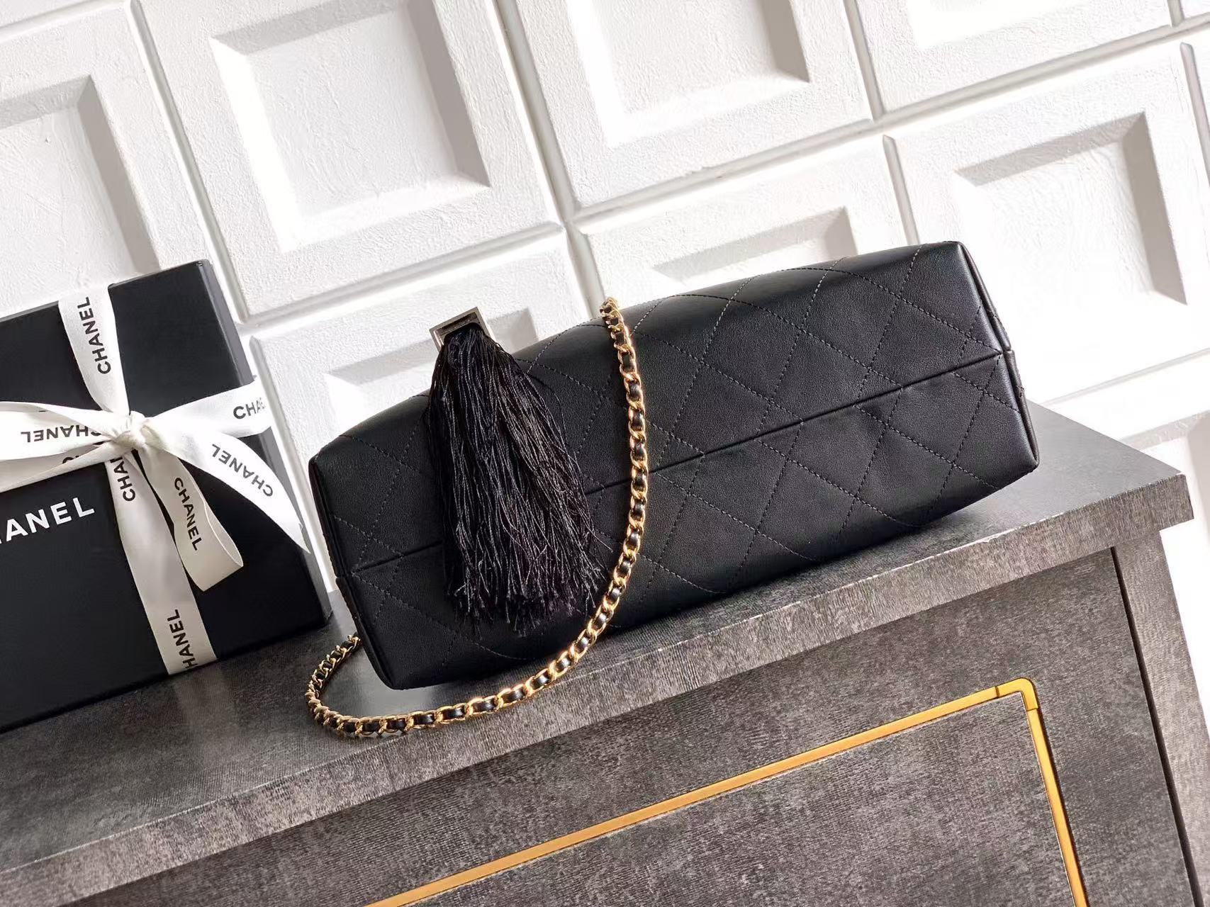 CHANEL 26S SHOPPING BAG MEDIUM 32 IN BLACK LAMBSKIN GOLD HARDWARE