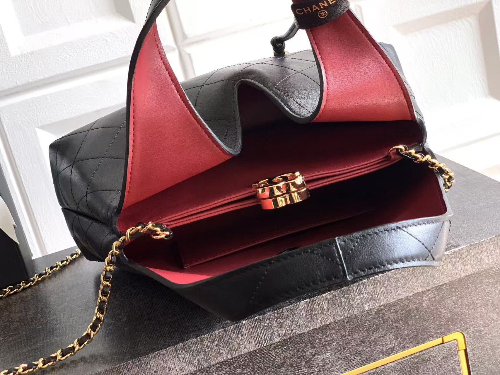 CHANEL 26S SHOPPING BAG MEDIUM 32 IN BLACK LAMBSKIN GOLD HARDWARE