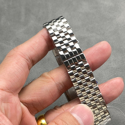 CARTIER WATCH IN SILVER TONE WITH DIAMOND-SET BEZEL & METAL BRACELET