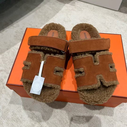 HERMES 26S CHYPRE SANDAL IN COGNAC SUEDE & SHEARLING