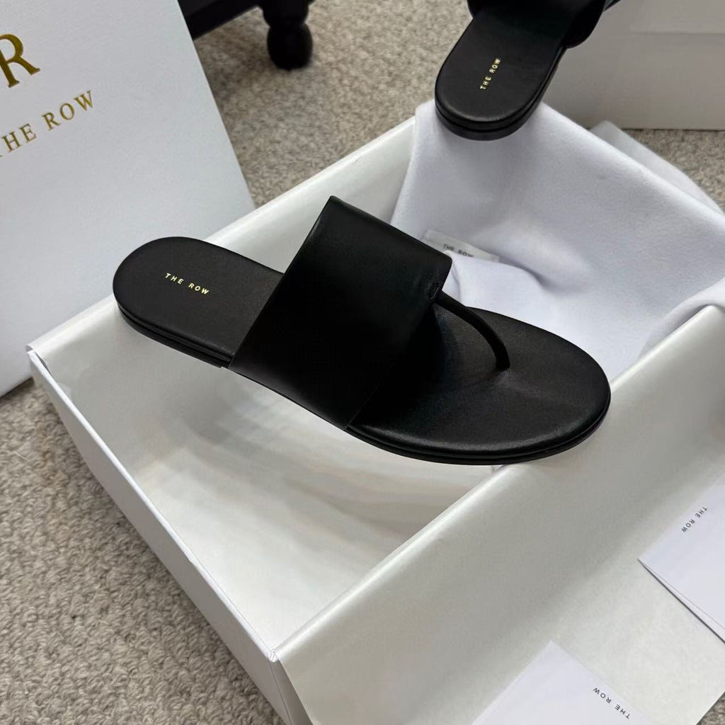 ROW THONG SANDAL IN BLACK CALFSKIN