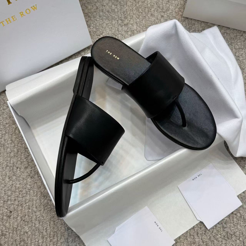 ROW THONG SANDAL IN BLACK CALFSKIN