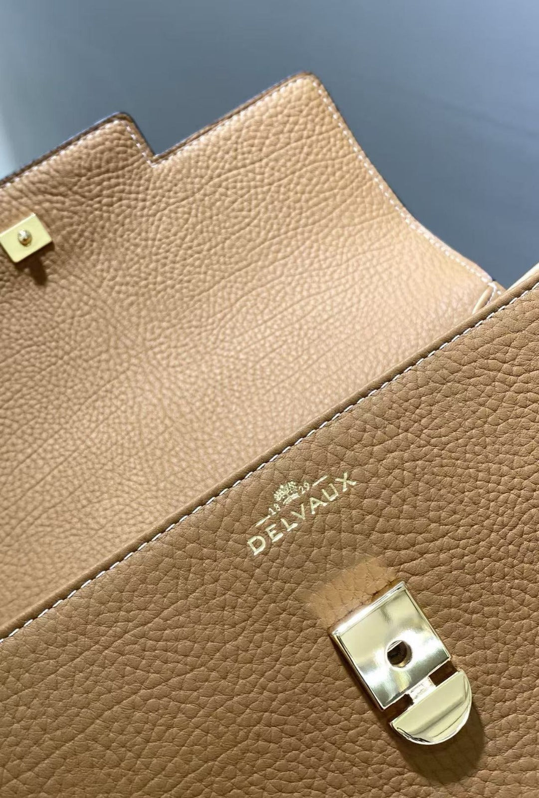 DELVAUX TOP HANDLE BAG 27 IN BROWN CALFSKIN TP3