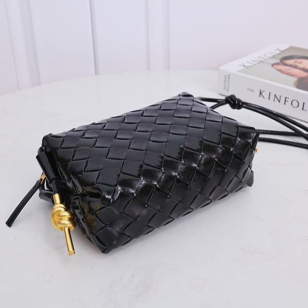 BOTTEGA VENETA GOLD KNOT CROSSBODY BAG 17 IN BLACK CALFSKIN