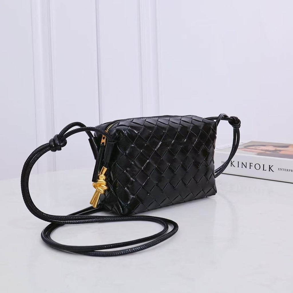 BOTTEGA VENETA GOLD KNOT CROSSBODY BAG 17 IN BLACK CALFSKIN