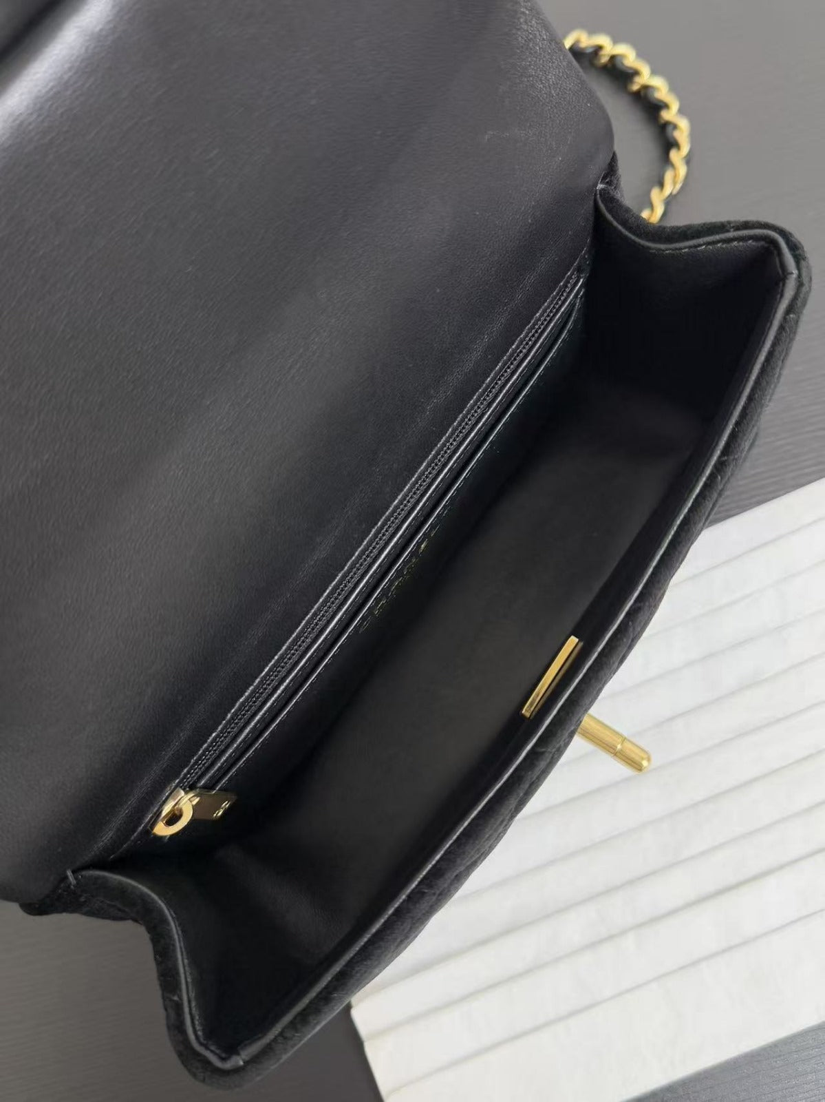 CC BOW FLAP BAG 20 IN BLACK VELVET TP3