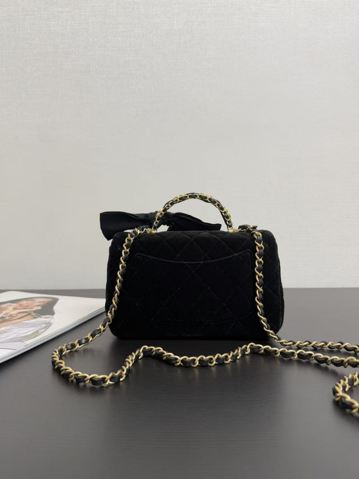 CC BOW FLAP BAG 20 IN BLACK VELVET TP3