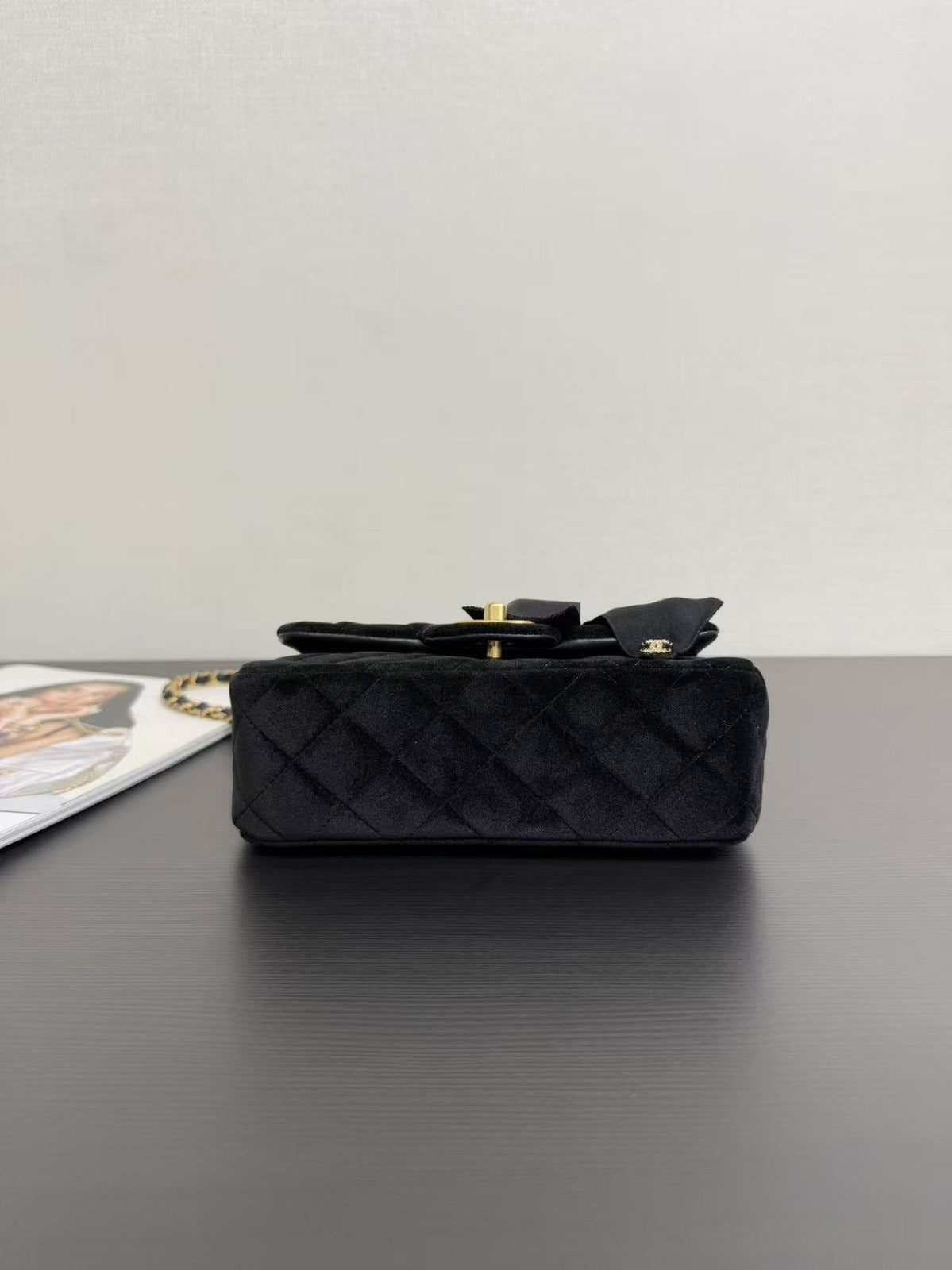 CC BOW FLAP BAG 20 IN BLACK VELVET TP3