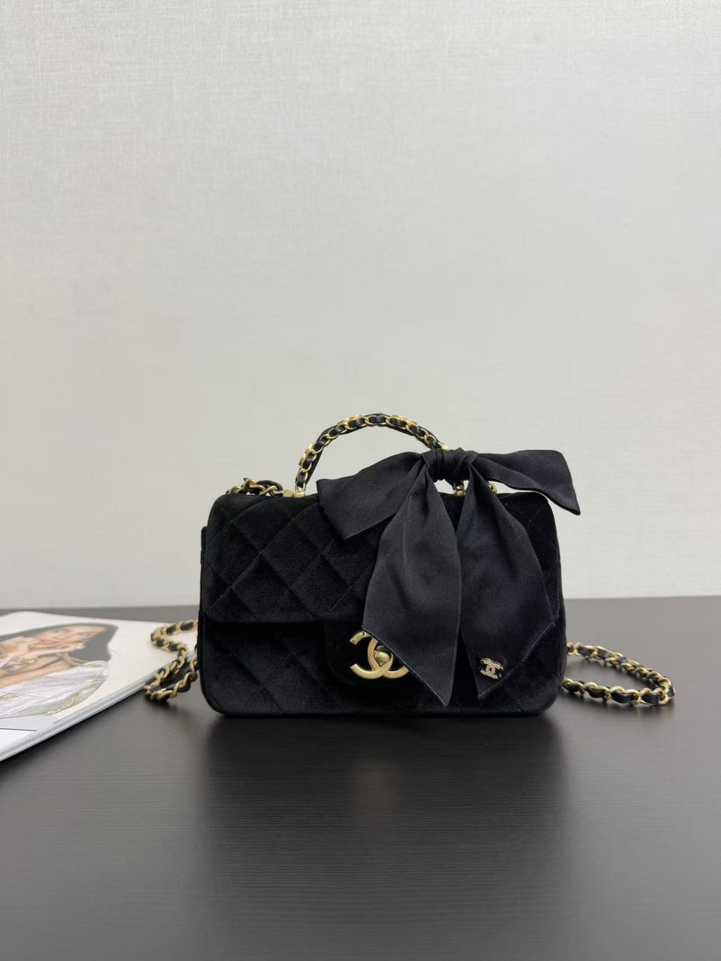 CC BOW FLAP BAG 20 IN BLACK VELVET TP3