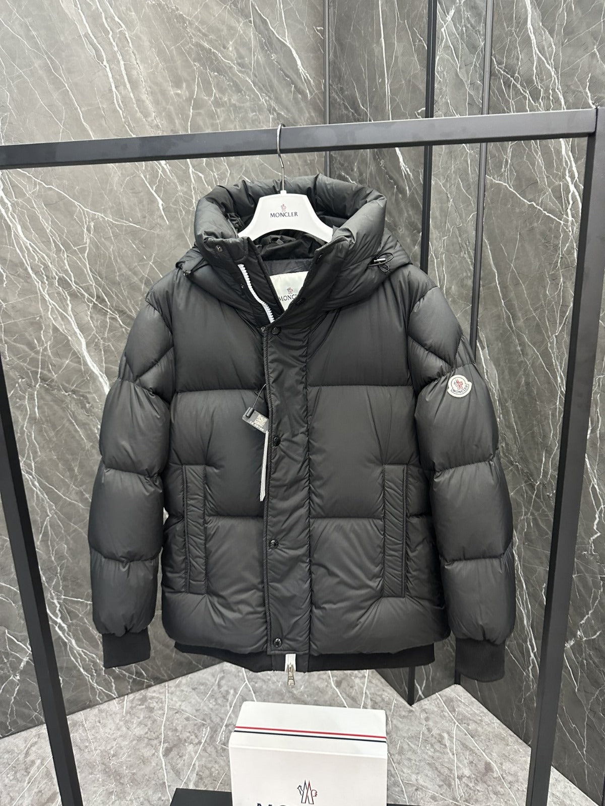 MONCLER PUFER JACKET IN BLACK STYLE 12