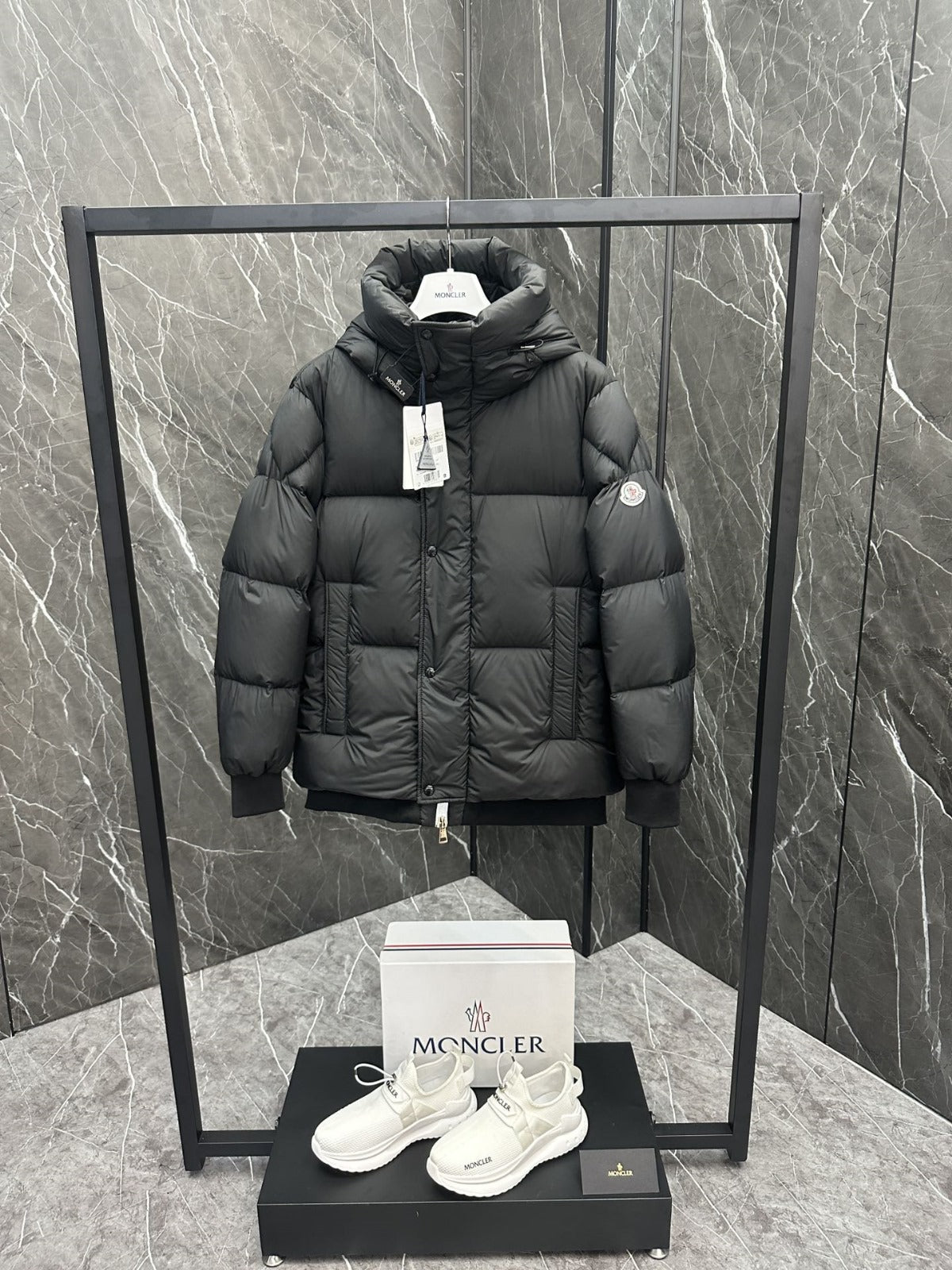 MONCLER PUFER JACKET IN BLACK STYLE 12