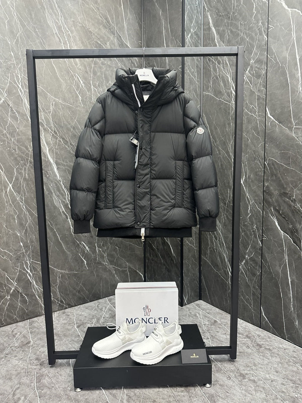 MONCLER PUFER JACKET IN BLACK STYLE 12