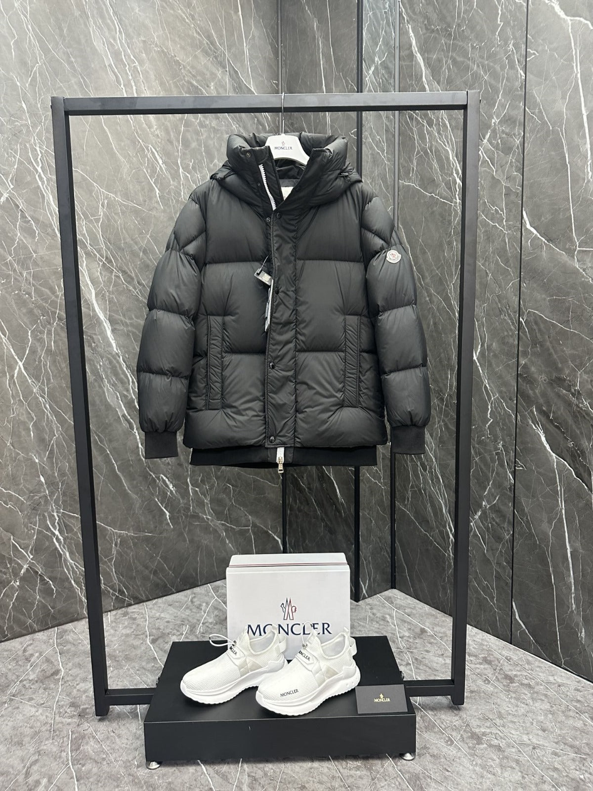MONCLER PUFER JACKET IN BLACK STYLE 12