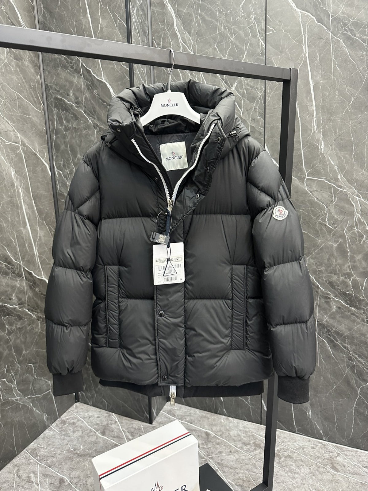 MONCLER PUFER JACKET IN BLACK STYLE 12
