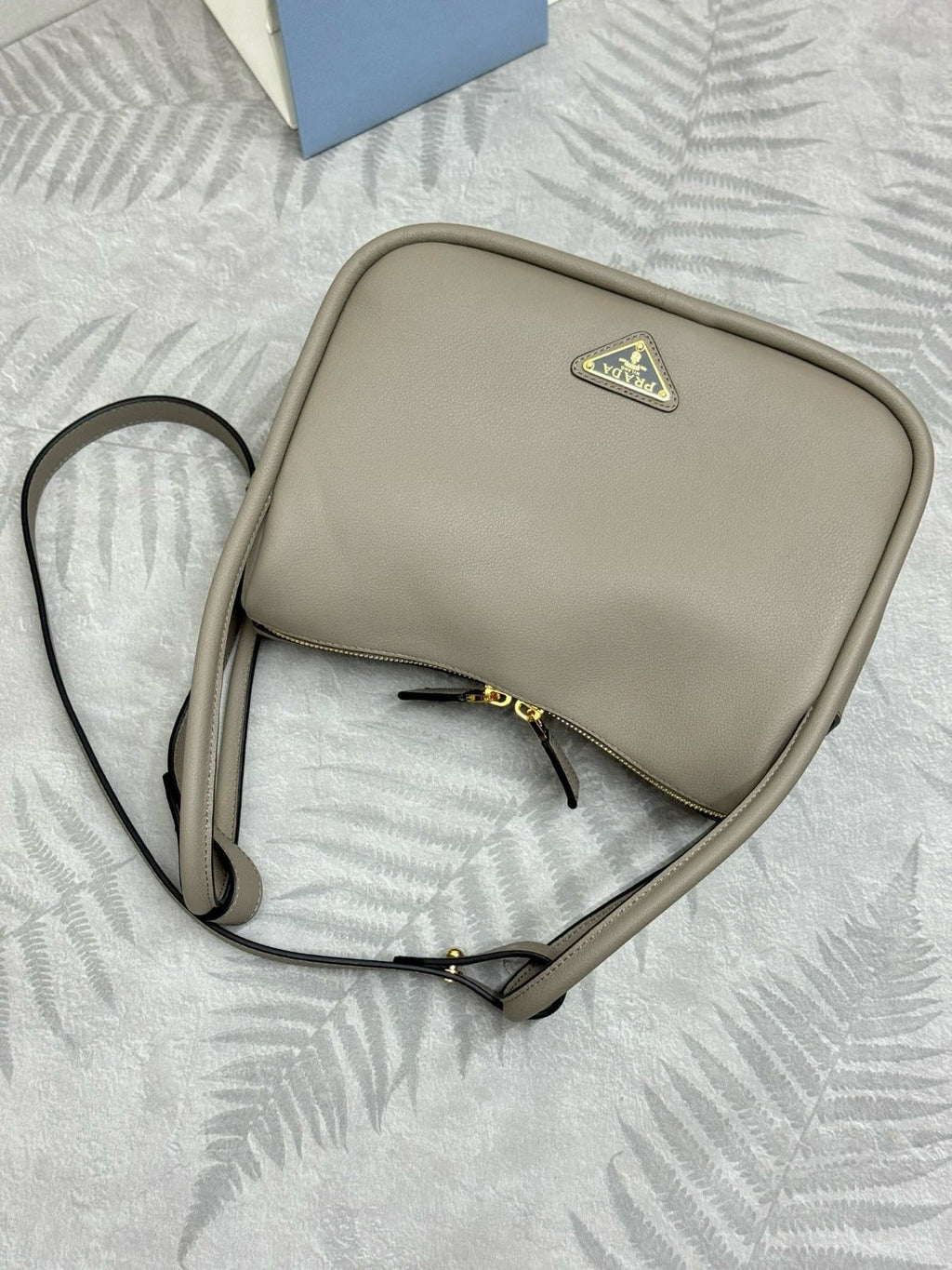 DARLING HANDBAG 25 IN LIGHT GREY LAMBSKIN