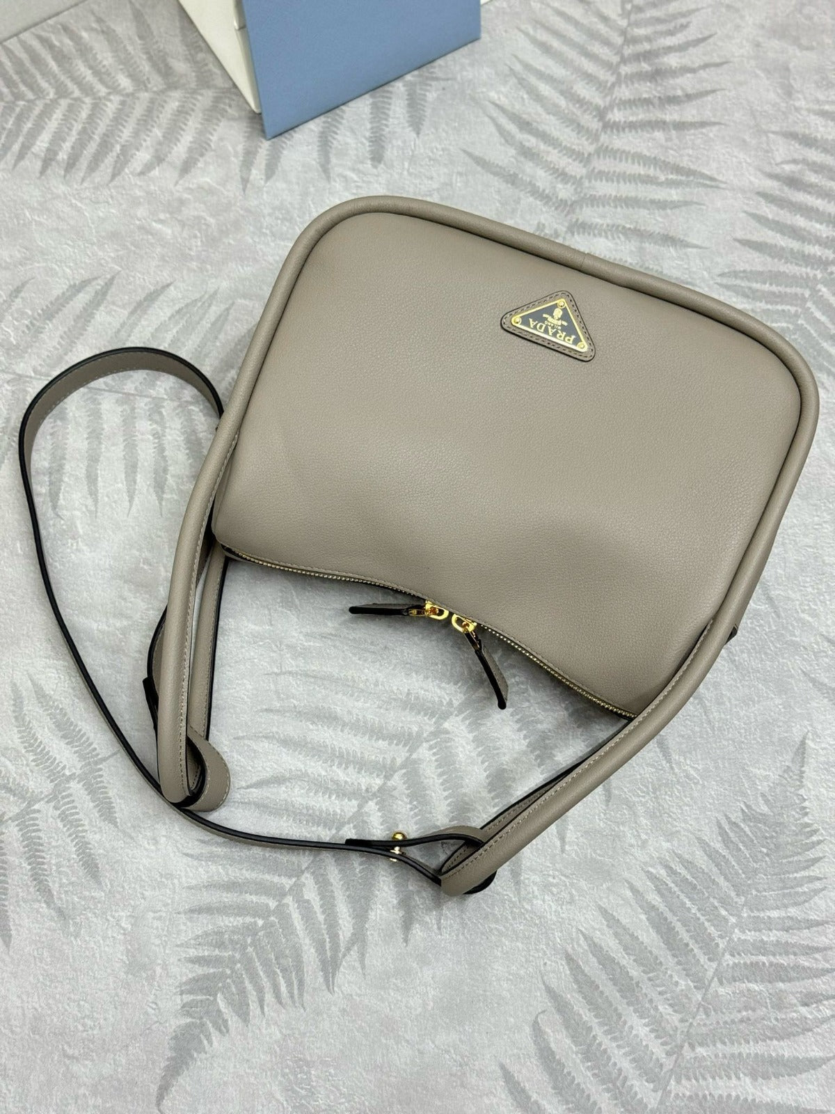 DARLING HANDBAG 25 IN LIGHT GREY LAMBSKIN
