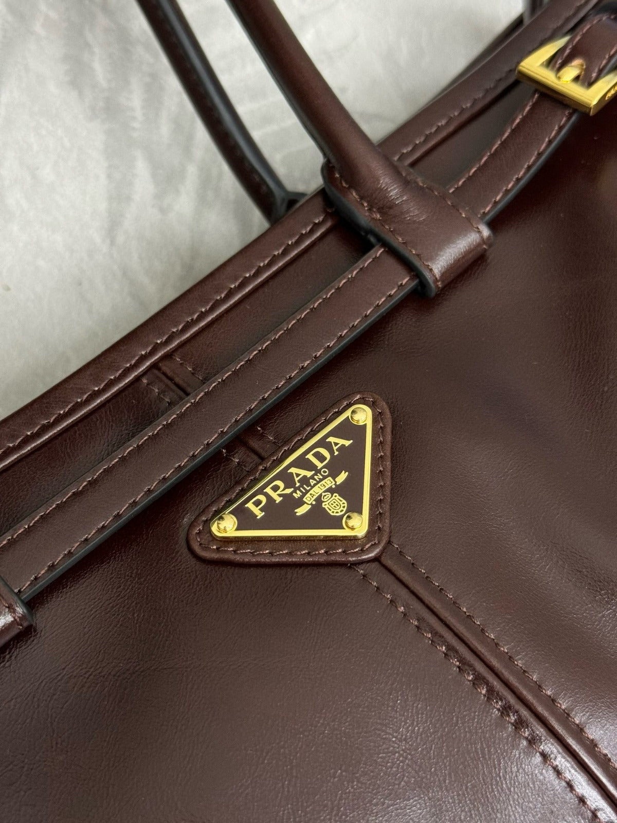 BONNIE HANDBAG 32 IN DARK BROWN CALFSKIN GOLD HARDWARE