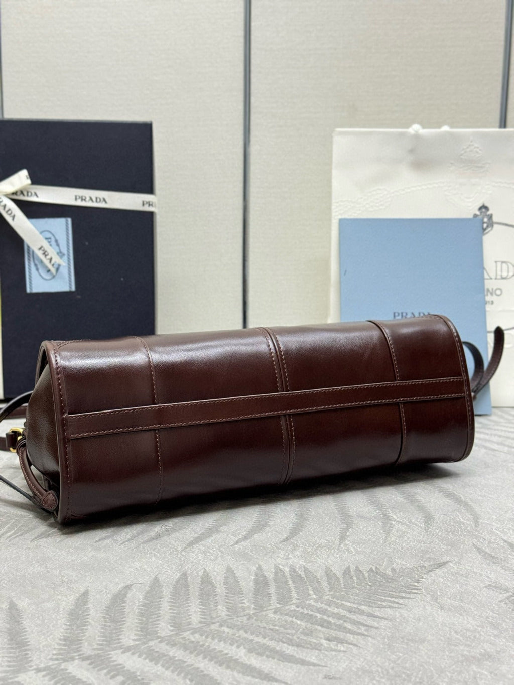 BONNIE HANDBAG 32 IN DARK BROWN CALFSKIN GOLD HARDWARE
