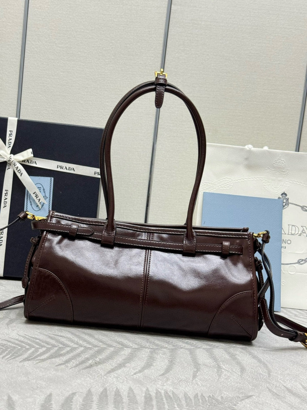 BONNIE HANDBAG 32 IN DARK BROWN CALFSKIN GOLD HARDWARE